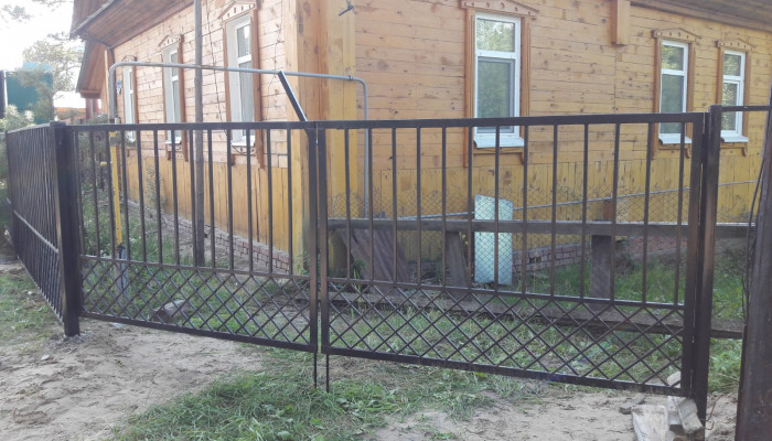 Сварной забор с воротами